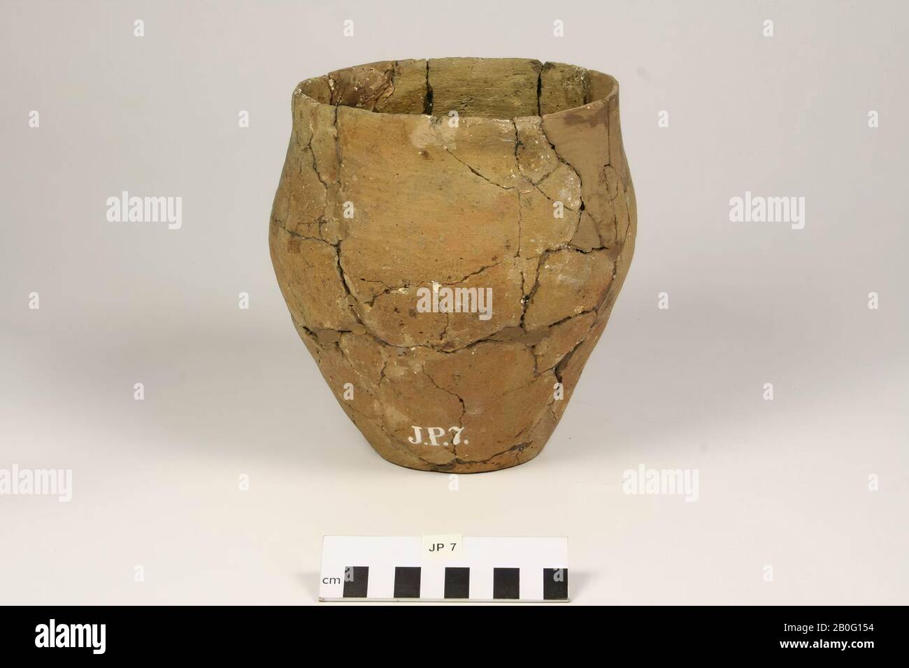 Pot of earthenware. Old bondings and additions, chips from the edge, pot, earthenware, h: 18.2 cm, diam: 16.8 cm, prehistory, Germany, North Rhine-Westphalia Stock Photo