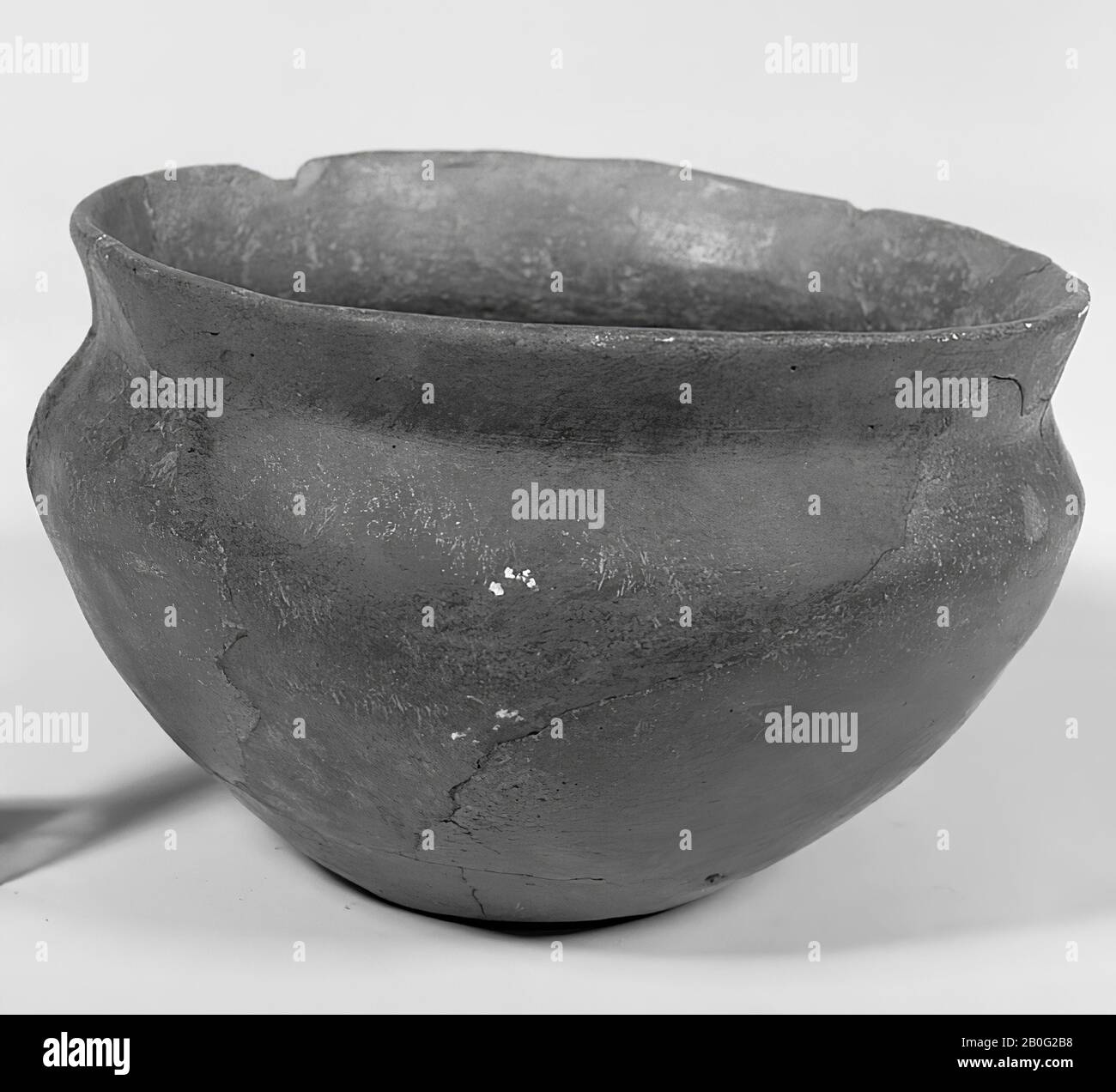 The Netherlands prehistory, urn, earthenware, h, 9.5 cm, diam, 14.8 cm, prehistory -1200, -800, the Netherlands, Noord-Brabant, Goirle, Goirle Stock Photo