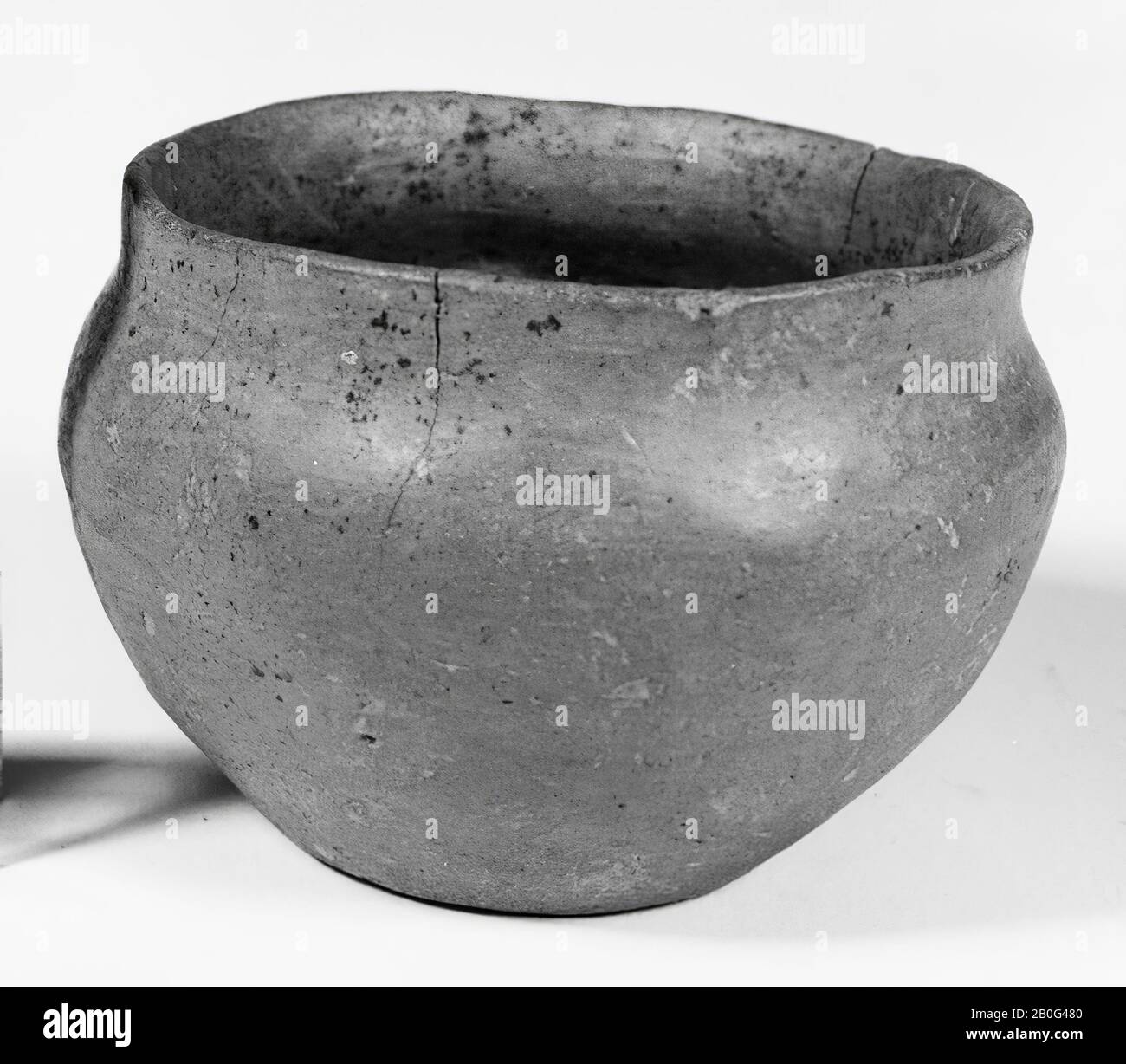 pot with low neck, completely intact, found at urn l 1982 Stock Photo