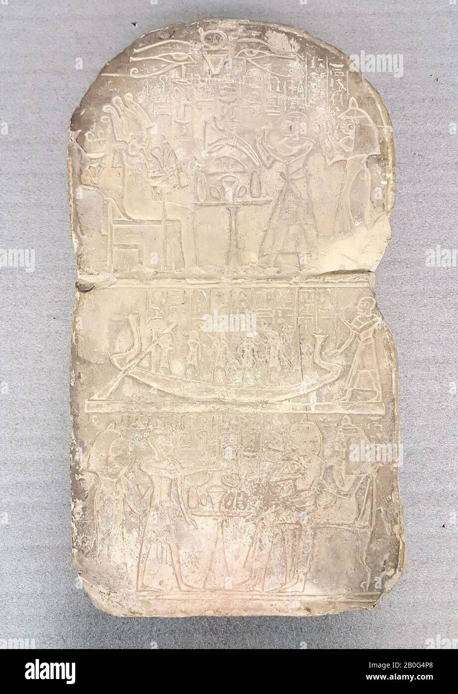 Neferrenpet, round arch, stele, limestone, 49 x 27 x 9 cm, New Kingdom, 19th Dynasty, EgyptDescription of the Egyptian collection, VI, 35, Pl.XVII, L. Swartz Dodd, JEA 95 (2009) , 91 Stock Photo