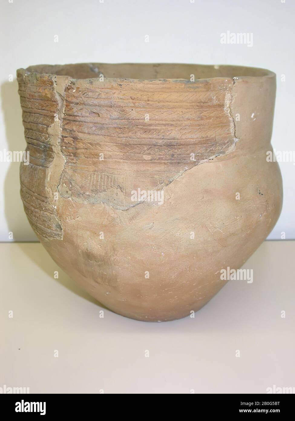 bell of light brown, rather fine earth, out of control, shined, edited and not burnt hard. Decorated from outside with embossed decorations, carefully applied when the earth was still a week, cup, earthenware, height: 16 cm, prehistory -2300 Stock Photo