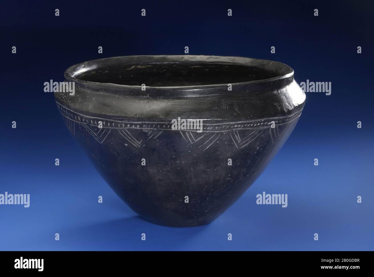 urn, black earth, urn, earthenware, prehistory 250 BC100 AD