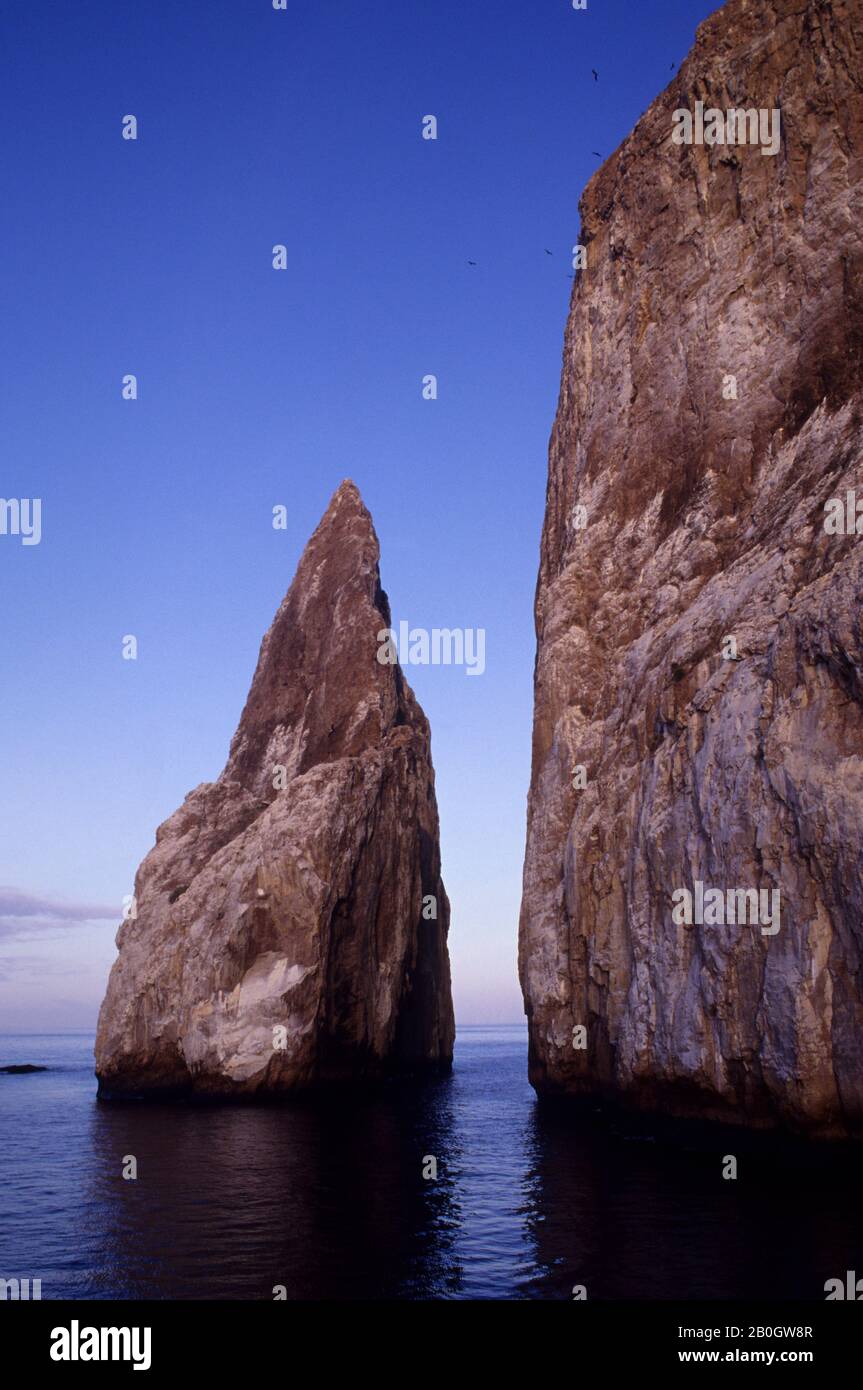 Equador Rocks ECUADOR, GALAPAGOS ISLAND, KICKER ROCK Stock Photo - Alamy