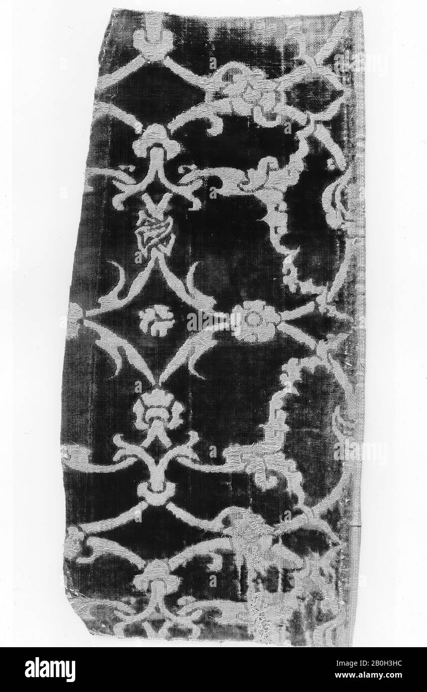 Piece, Spanish, late 15th century, Spanish, Silk and metal thread, L. 18 1/2 x W. 8 1/4 inches (47.0 x 21.0 cm), Textiles-Velvets Stock Photo