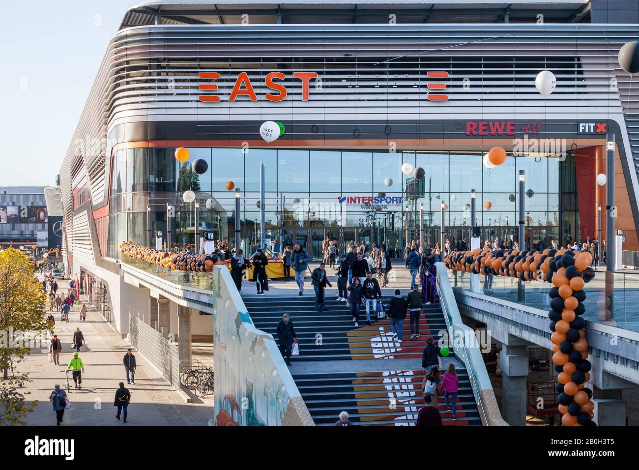 Page 3 Billboard Advertising Berlin High Resolution Stock Photography And Images Alamy