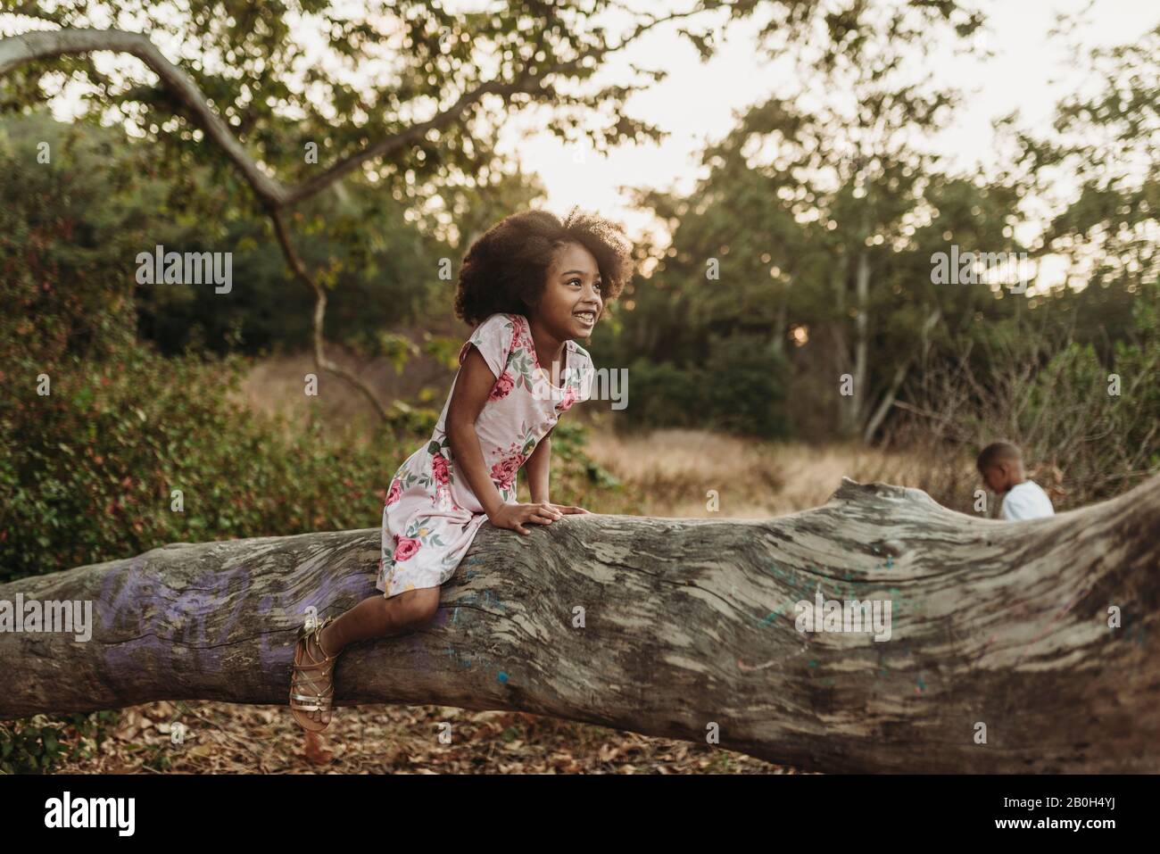 10 year old girl sitting hi-res stock photography and images - Alamy