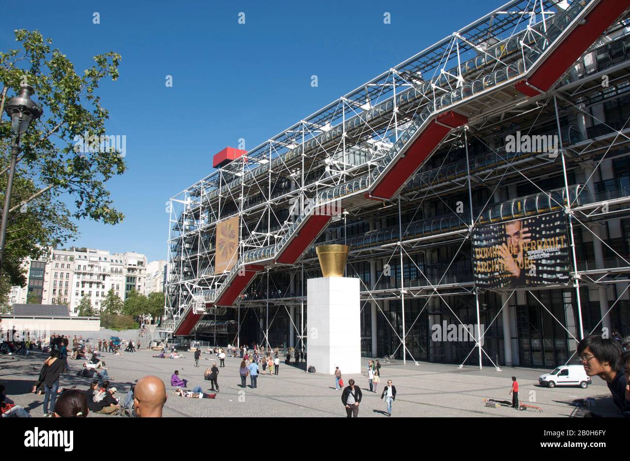 Centre Georges Pompidou, Beaubourg, Paris , Ile de France, France Stock Photo