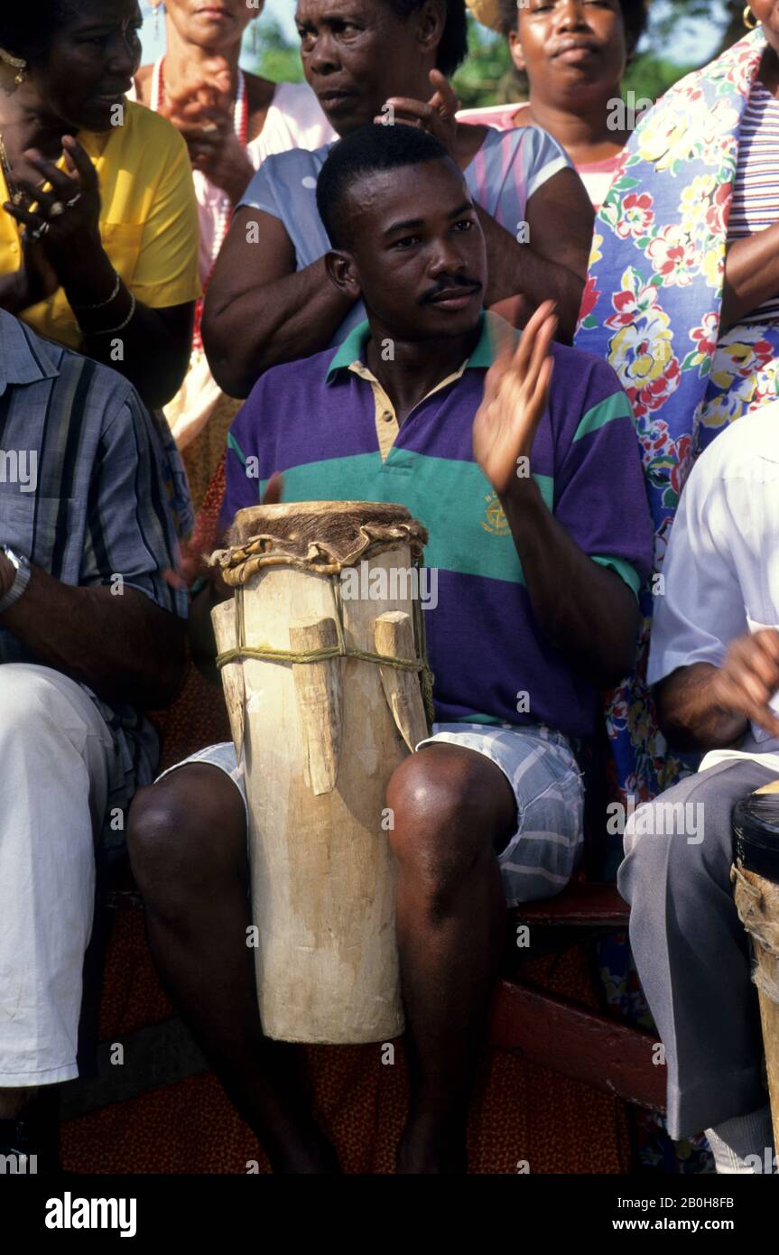 PANAMA, PORTOBELO, STREET SCENE, TRADITIONAL CONGO DANCE, DRUMMER Stock
