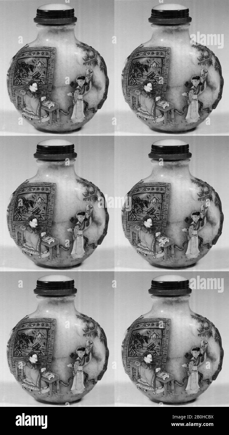 Snuff Bottle, China, Qing dynasty (1644–1911), Date 19th century, China, Jade, Gr. H. ca. 2 3/8 in. (6 cm); Gr. W. 1 15/16 in. (4.9 cm); Gr. D. 1 1/4 in. (3.2 cm), Snuff Bottles Stock Photo