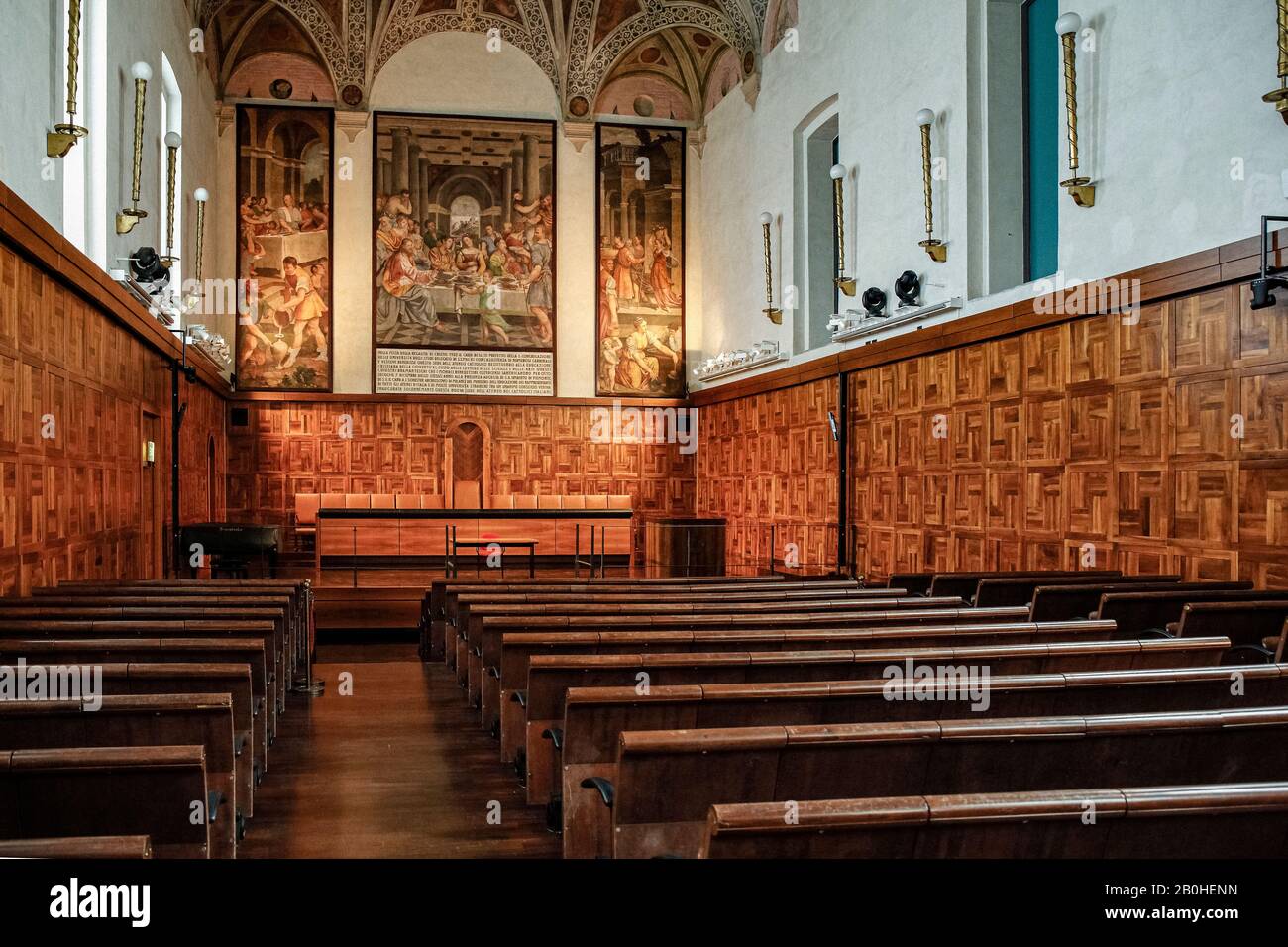 Italy Lombardy - Milano - Cattolica University - Great Hall Stock Photo -  Alamy, image size:1300x956
