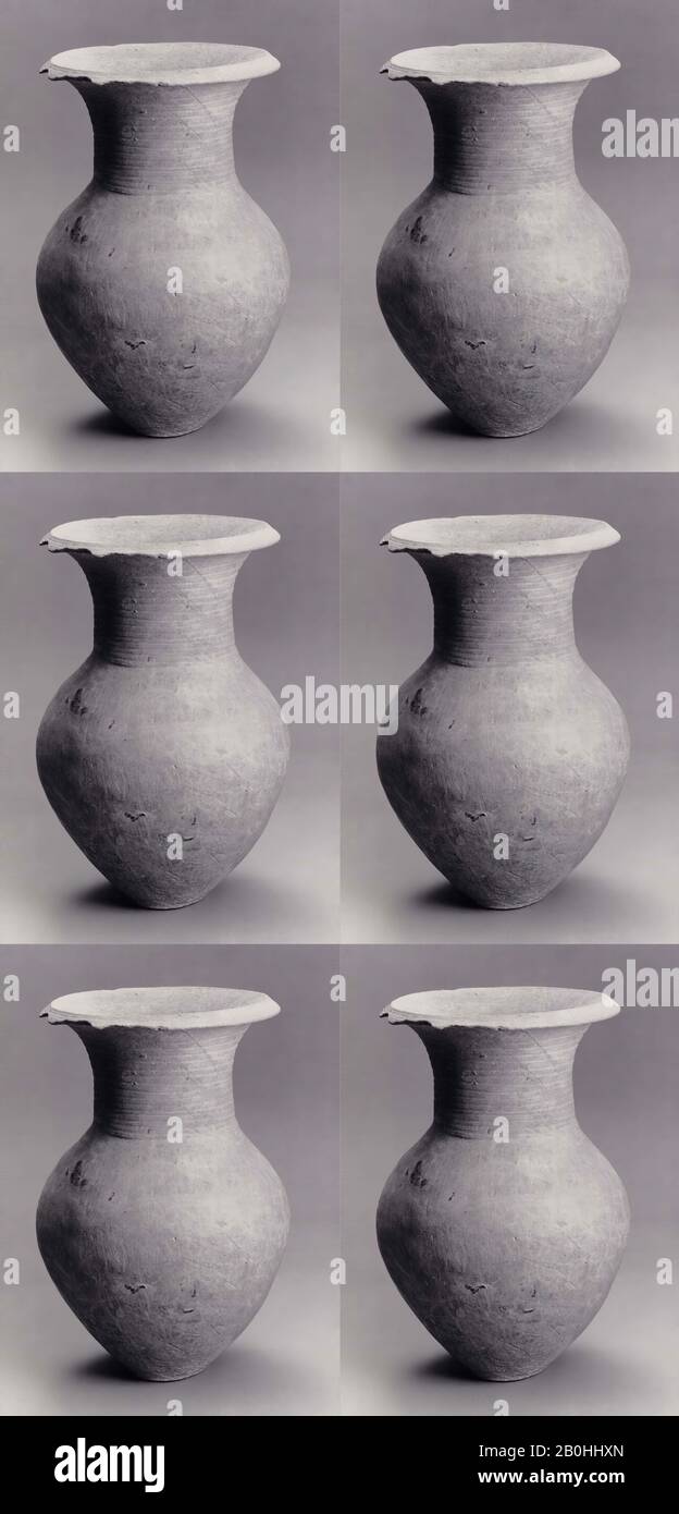 Jar, Japan, Late Yayoi period (ca. 4th century B.C.–3rd century A.D.), Date ca. 100–300, Japan, Earthenware, H. 13 in. (33 cm), Ceramics Stock Photo