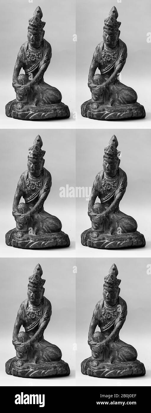 Seated Guanyin, China, Song dynasty (960–1279), Culture: China, Wood, H. 11 in. (27.9 cm), Sculpture Stock Photo