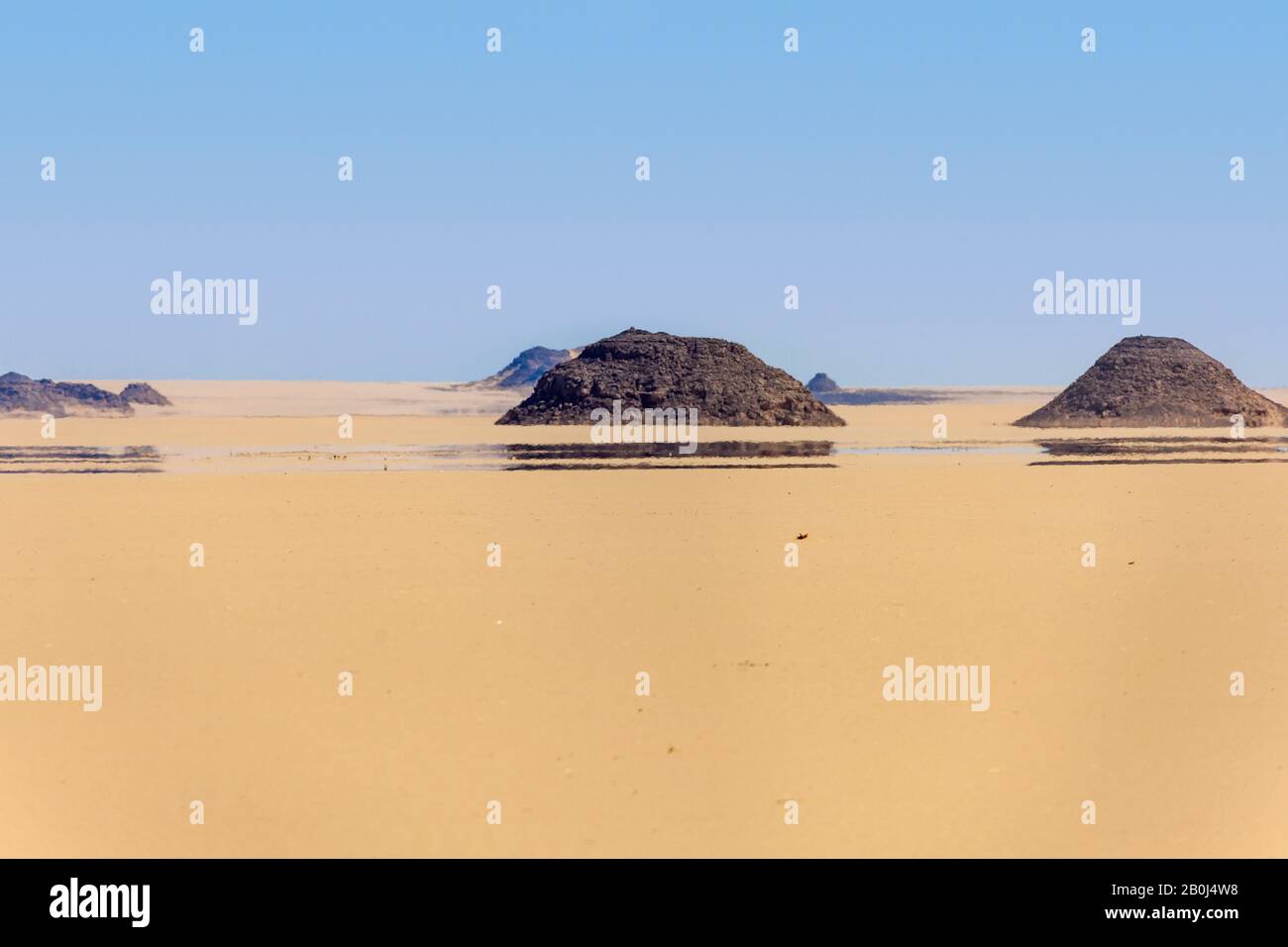 Desert mirage hi-res stock photography and images - Alamy