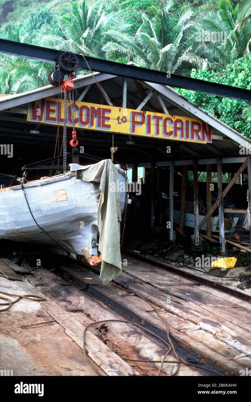 PITCAIRN ISLAND,BOUNTY BAY BOAT HOUSES Stock Photo Alamy