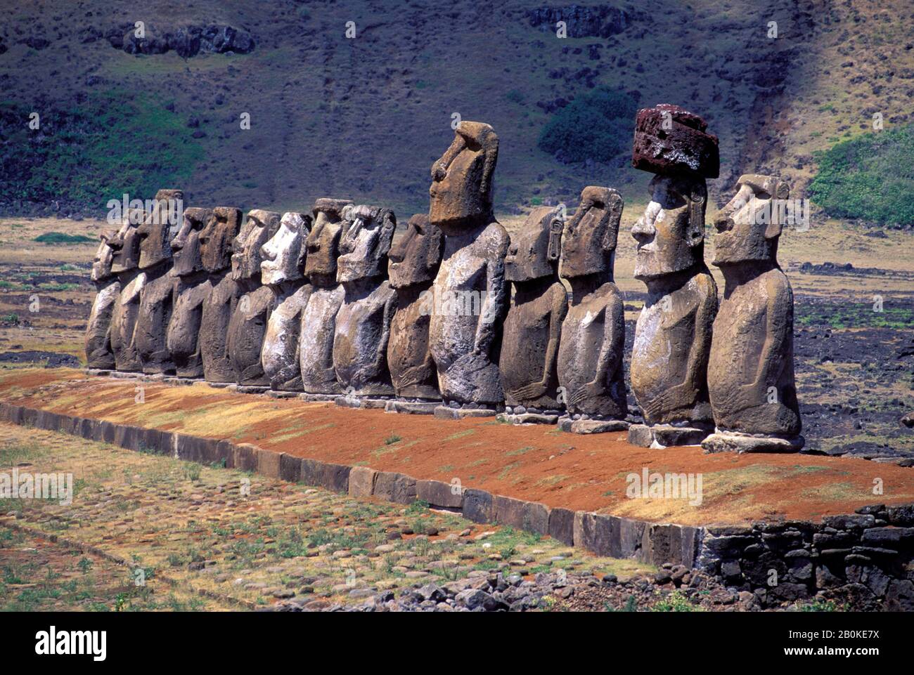 EASTER ISLAND, AHU TONGARIKI, MOAI STATUES Stock Photo Alamy