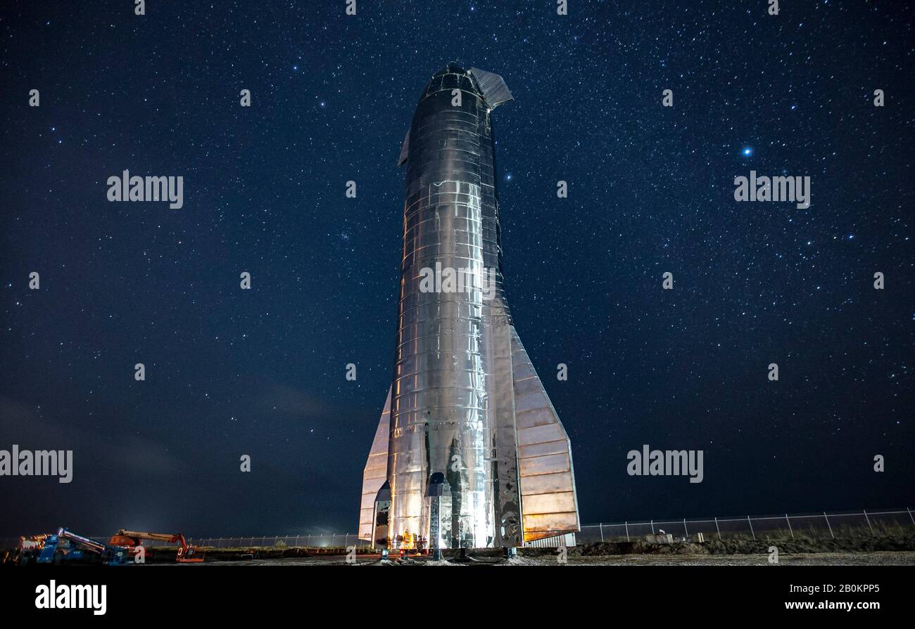 USA - 30 Sep 2019 - The first SpaceX Starship prototype test vehicle on a launch pad in the USA. The SpaceX Starship has a payload fairing of 9 metres Stock Photo