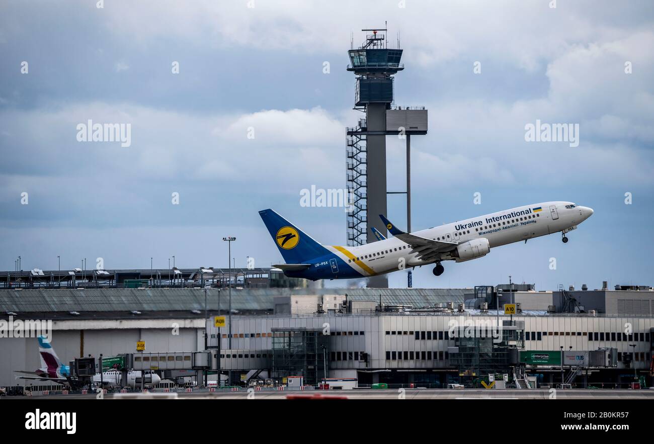 DŸsseldorf International Airport, DUS, Boeing 737-8EH of Ukraine International Airlines, at take-off, Stock Photo
