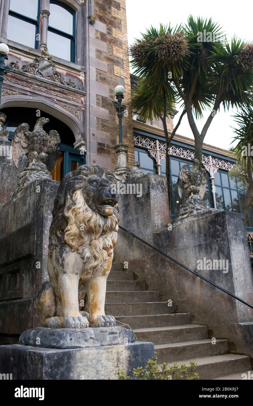 NEW ZEALAND, OCEANIA, SOUTH ISLAND, NEAR DUNEDIN, LARNACH CASTLE, LION