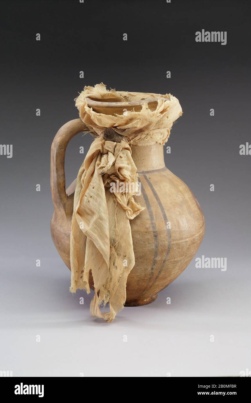 Burial jug hi res stock photography and images Alamy Burial jug hi res stock photography and images Alamy
