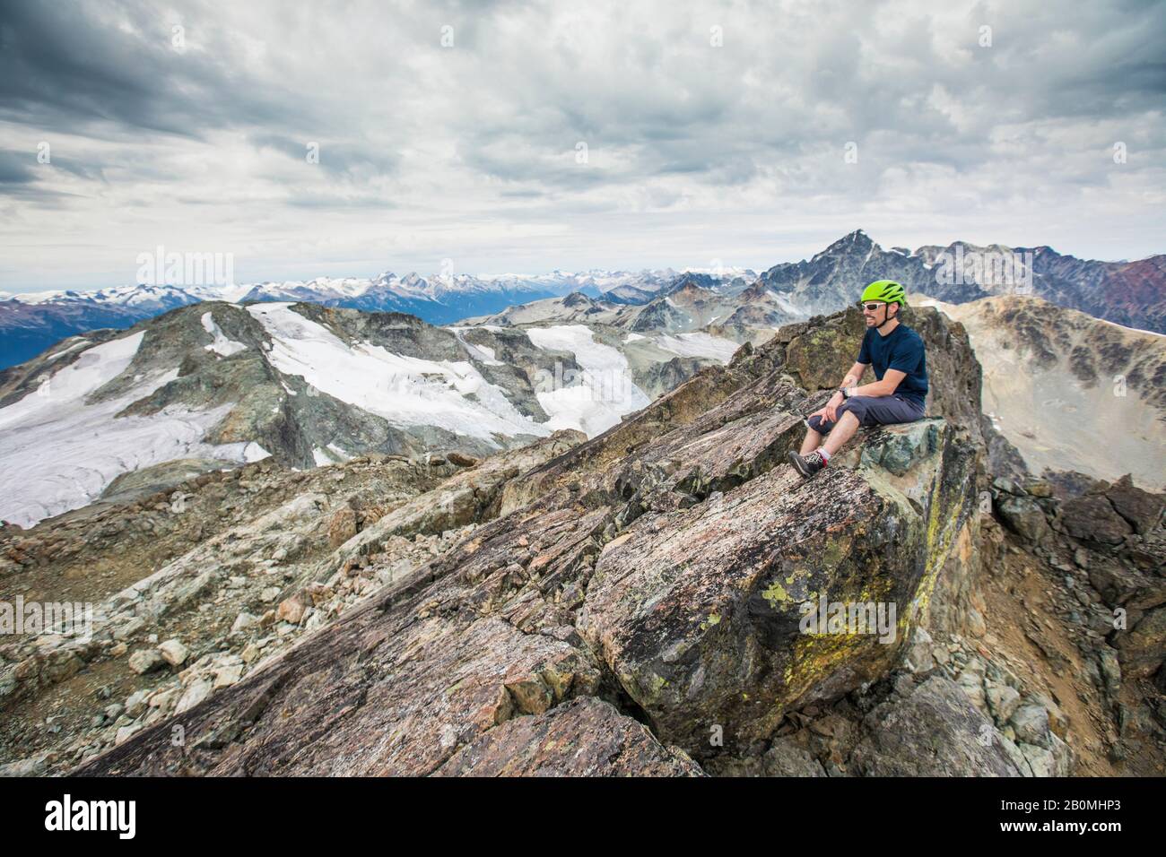 Summit climber mountain range hi-res stock photography and images - Alamy