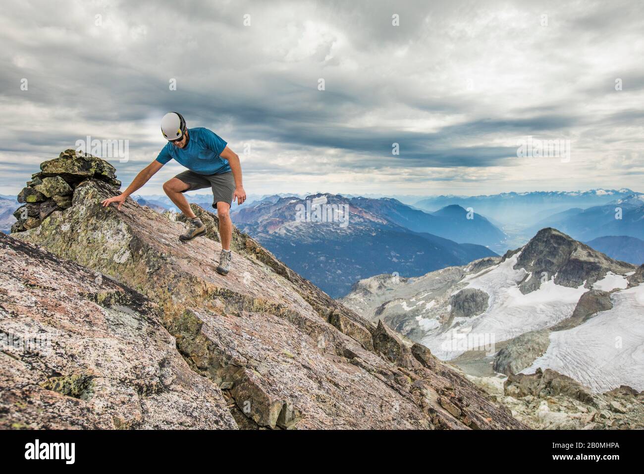 Summit hikes hi-res stock photography and images - Alamy