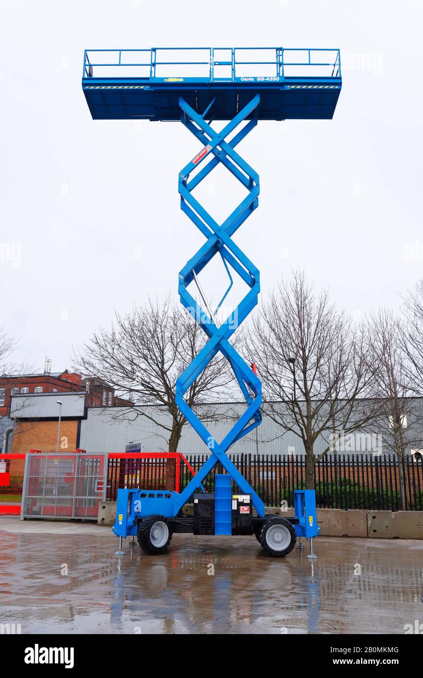 A Genie Lift GS 4390 RT scissor lift work platform Stock Photo Alamy
