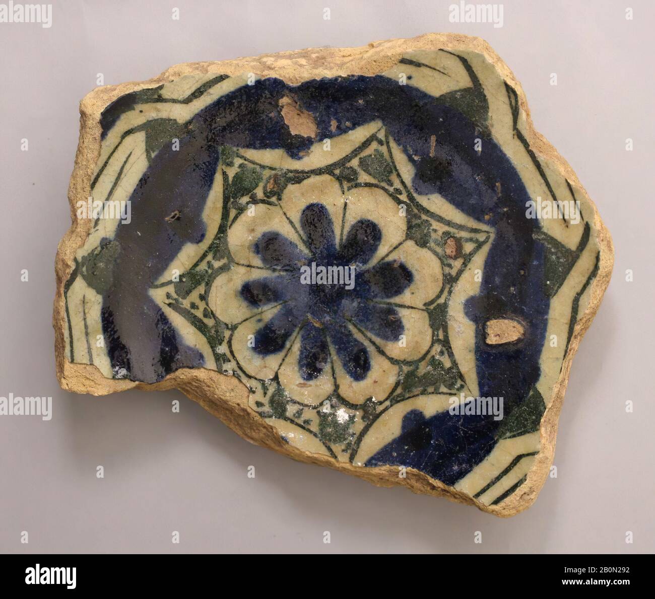 Fragment, 15th–16th century, Made in Egypt, Stonepaste; polychrome painted under transparent glaze, Ceramics Stock Photo