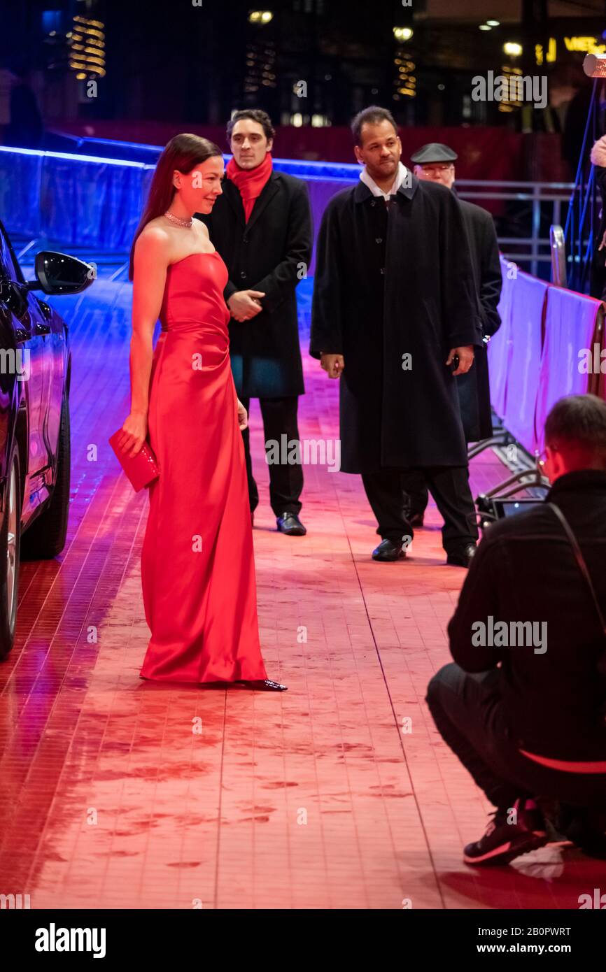 Hannah Herzsprung bei der Eroeffnung der 70. Berlinale Internationale