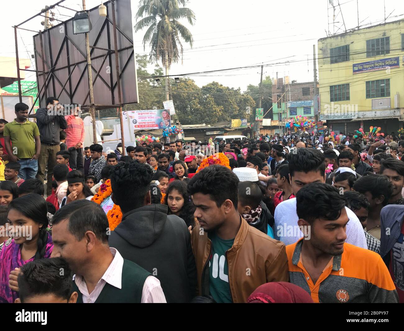 Jamalpur, Bangladesh. 21st Feb, 2020. Thousands of people gather at