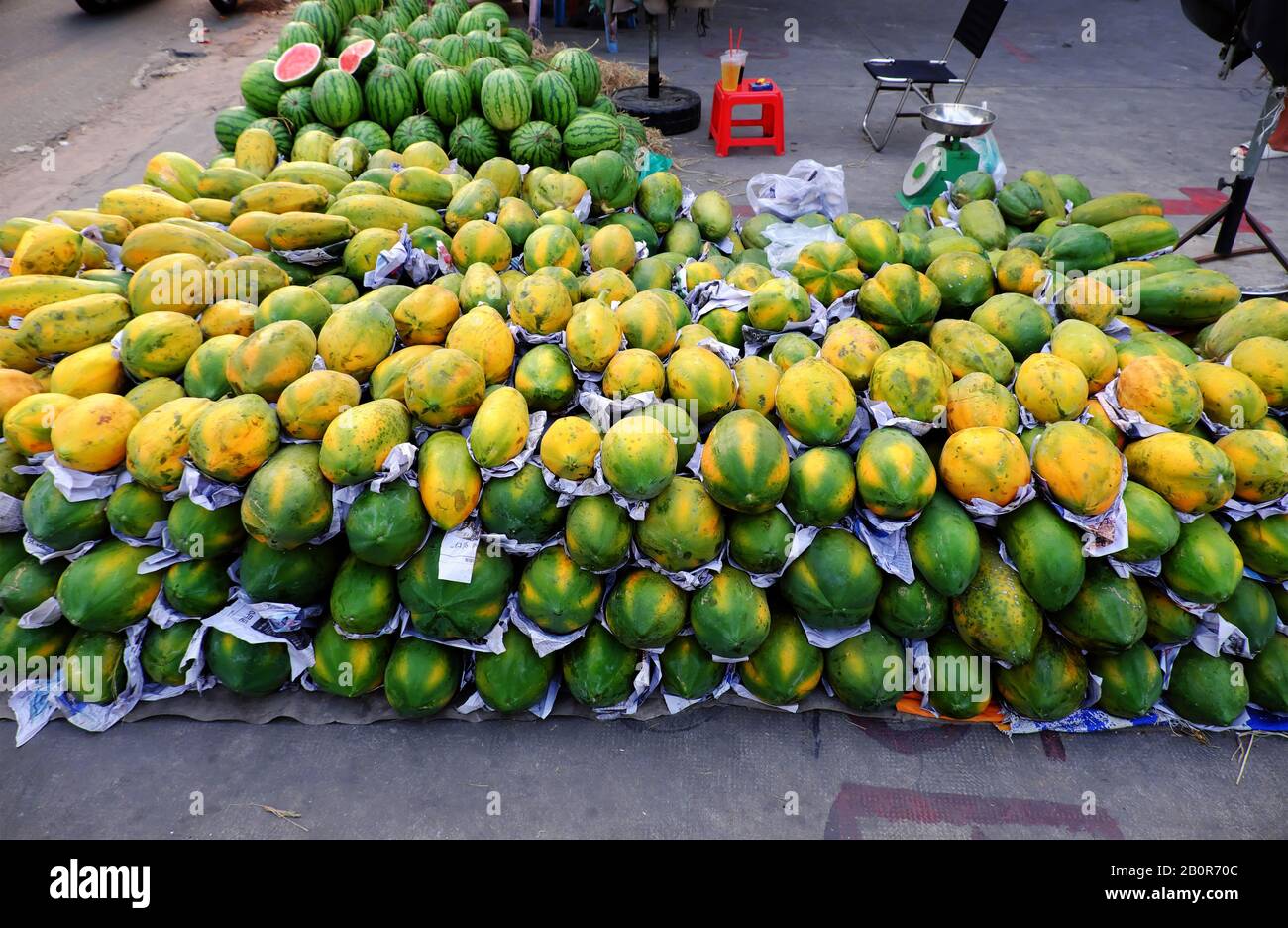 Papaya for sale hires stock photography and images Alamy