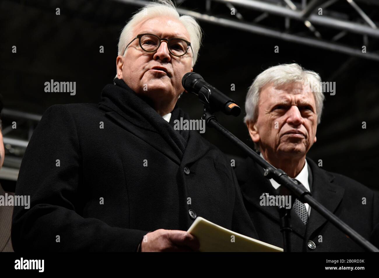 Hanau, Deutschland. 20th Feb, 2020. Frank-Walter Steinmeier and Volker Bouffier at a vigil for the victims of the extreme right-wing attack on the market square. Hanau, February 20, 2020 | usage worldwide Credit: dpa/Alamy Live News Stock Photo