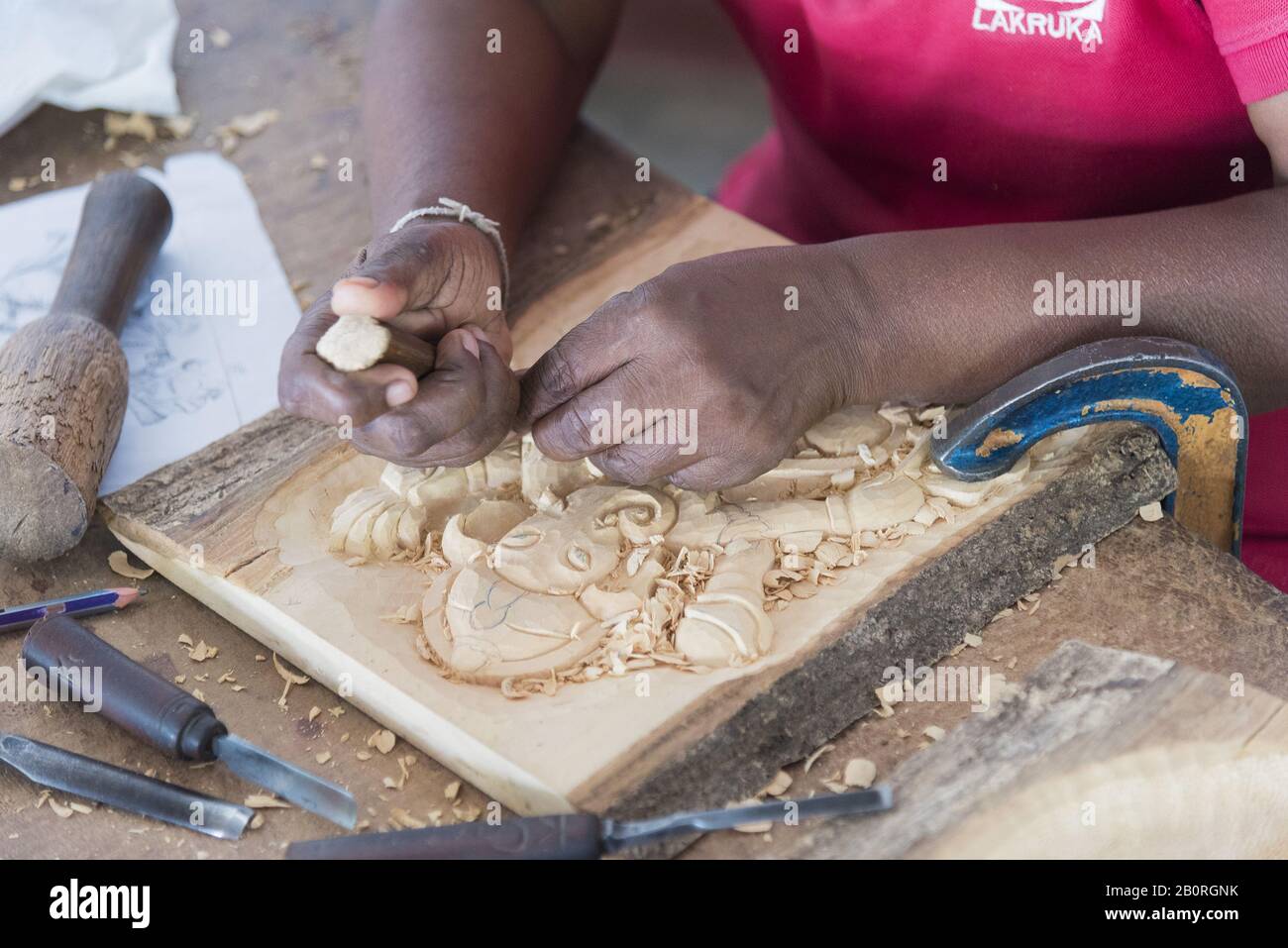Sri lanka traditional wood carving hires stock photography and images