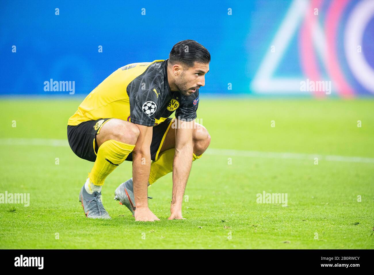 Emre CAN (DO) squats on the pitch soccer Champions League, round of 16  first leg, Borussia Dortmund (DO) - Paris St. Germain (PSG) 2: 1, on  02/18/2020 in Dortmund / Germany. Â | usage worldwide Stock Photo - Alamy