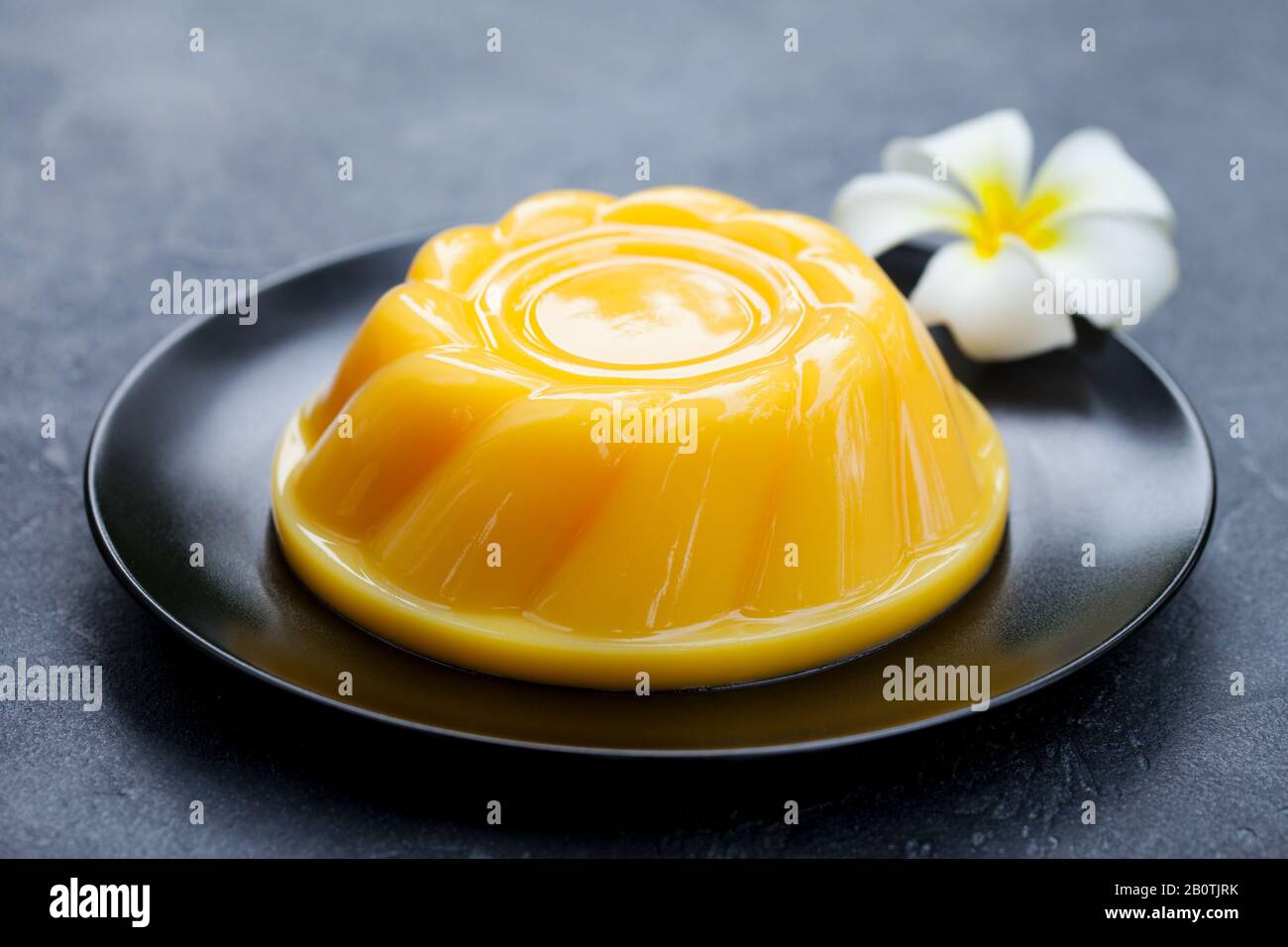 Thai black jelly dessert hires stock photography and images Alamy