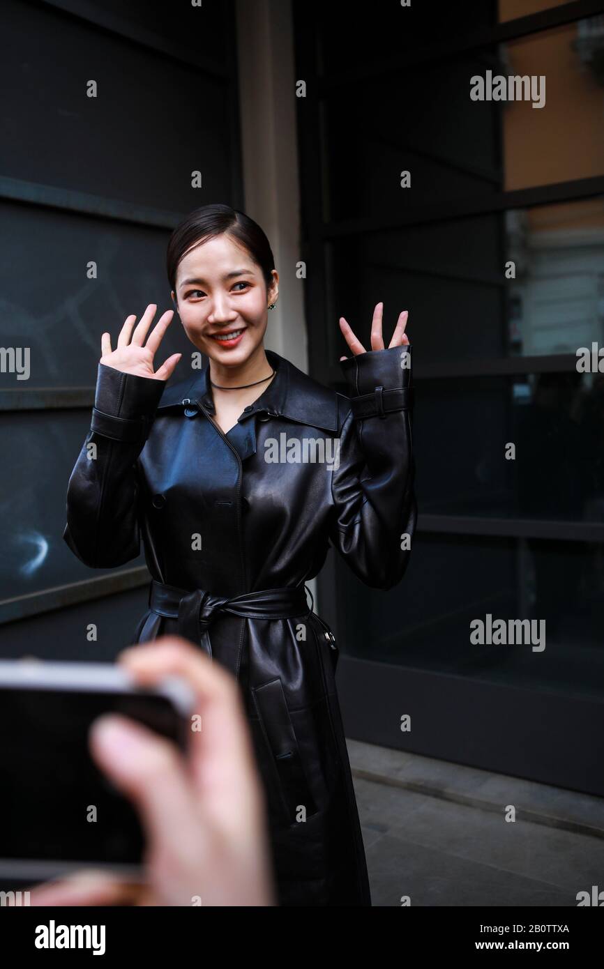 Milan Milan Fashion Week Women Fall Winter Milan Women S Fashion Autumn Winter Tod S Arrival Model Pictured Minyoung Park Stock Photo Alamy