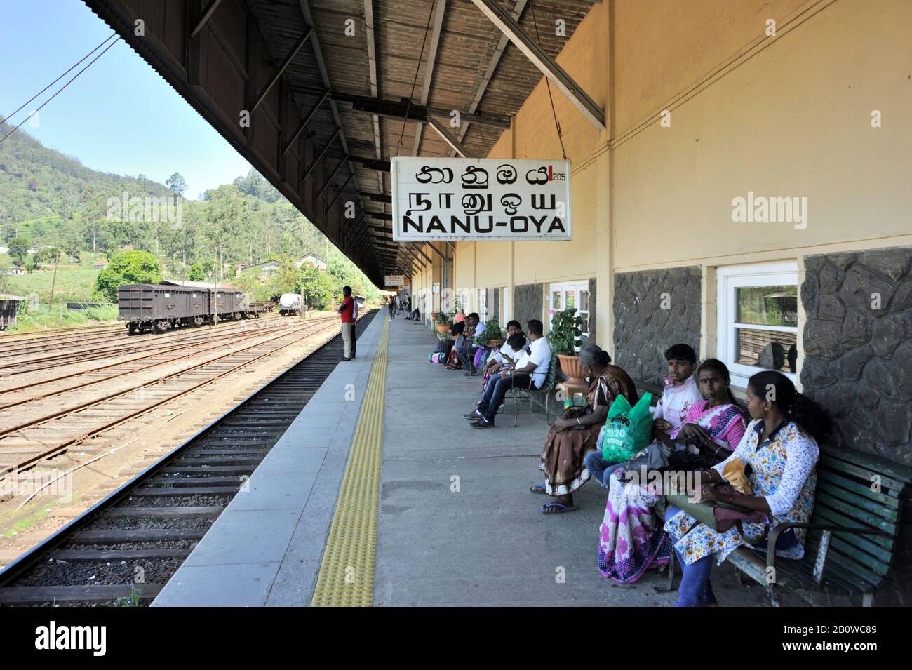 Sri Lanka, Nuwara Eliya, Nanu-Oya train station Stock Photo