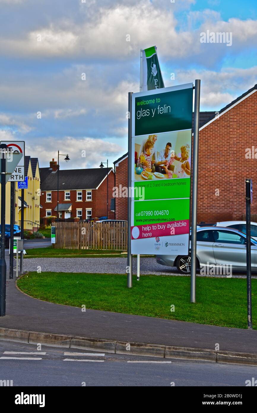 to Glas y Felin' sign advertising new homes for sale by