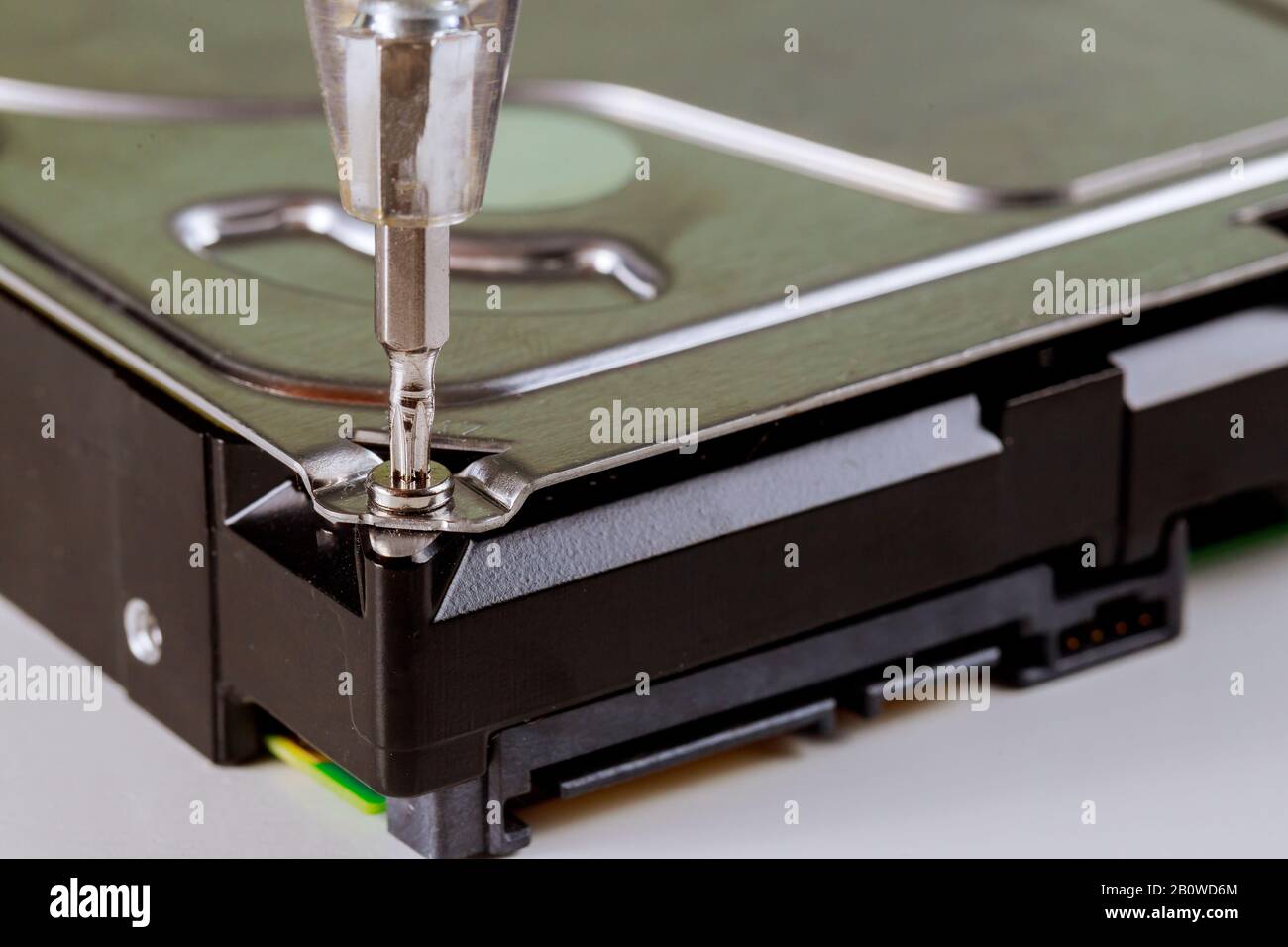 Recovery repair center support in the screw hard disk drive to repair