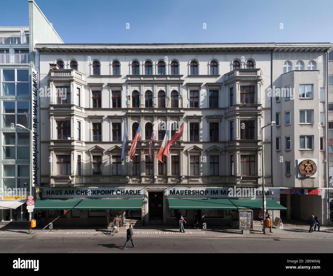 Checkpoint charlie wall museum hi-res stock photography and images - Alamy