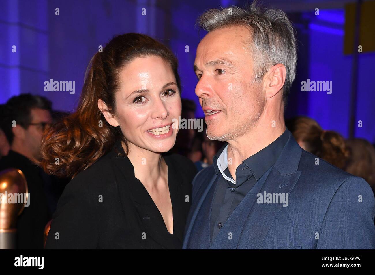 Berlin, Germany. 21st Feb, 2020. 70th Berlinale, Party Blue Hour: Actor Hannes Jaenicke and actress Ellenie Salvo Gonzalez. The International Film Festival takes place from 20.02. to 01.03.2020. Credit: Britta Pedersen/dpa-zentralbild/dpa/Alamy Live News Stock Photo