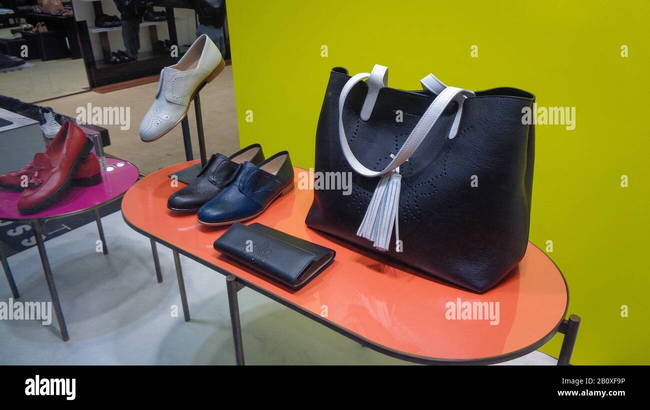 branded shoes shop near me