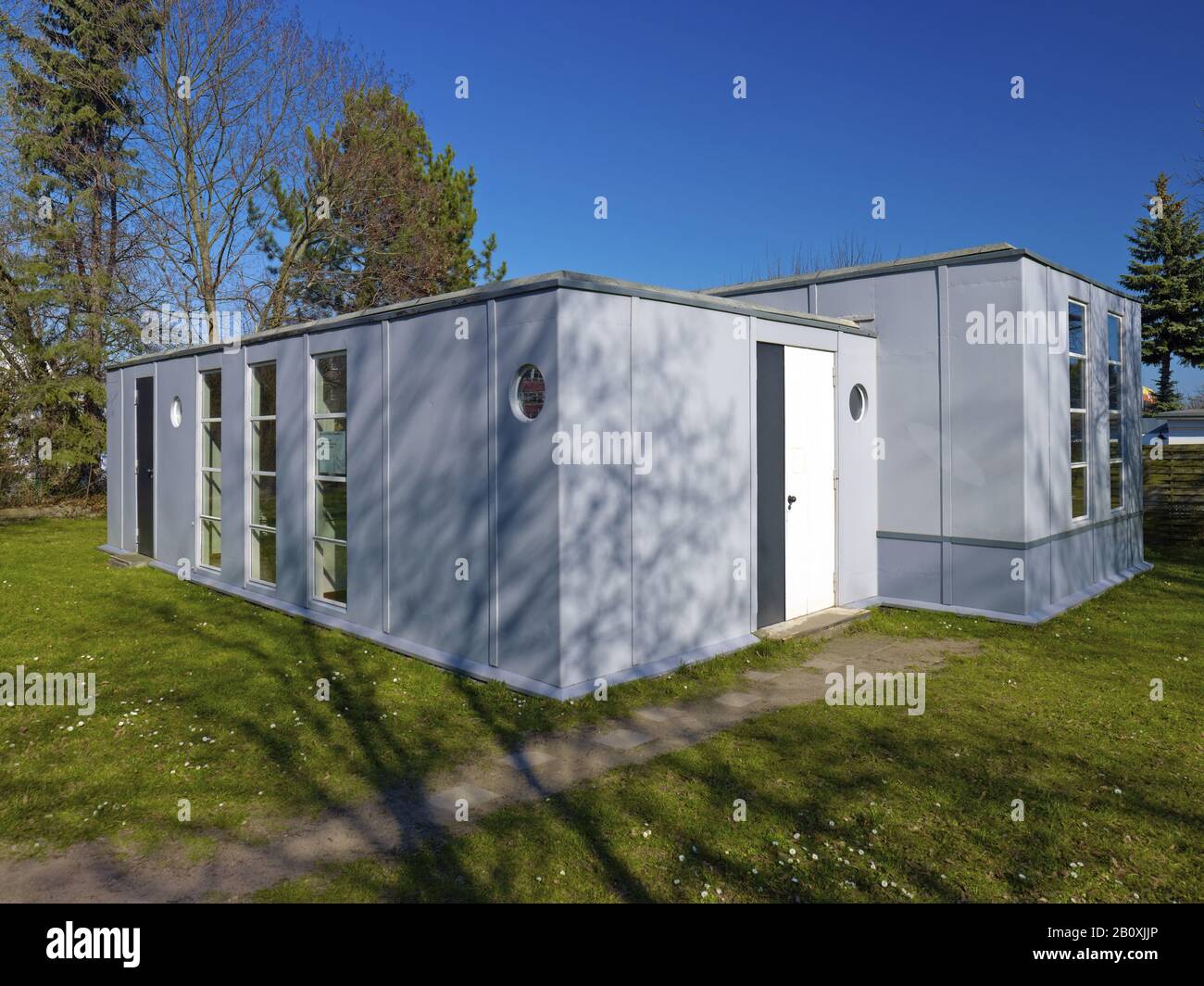 Steel house bauhaus hi-res stock photography and images - Alamy