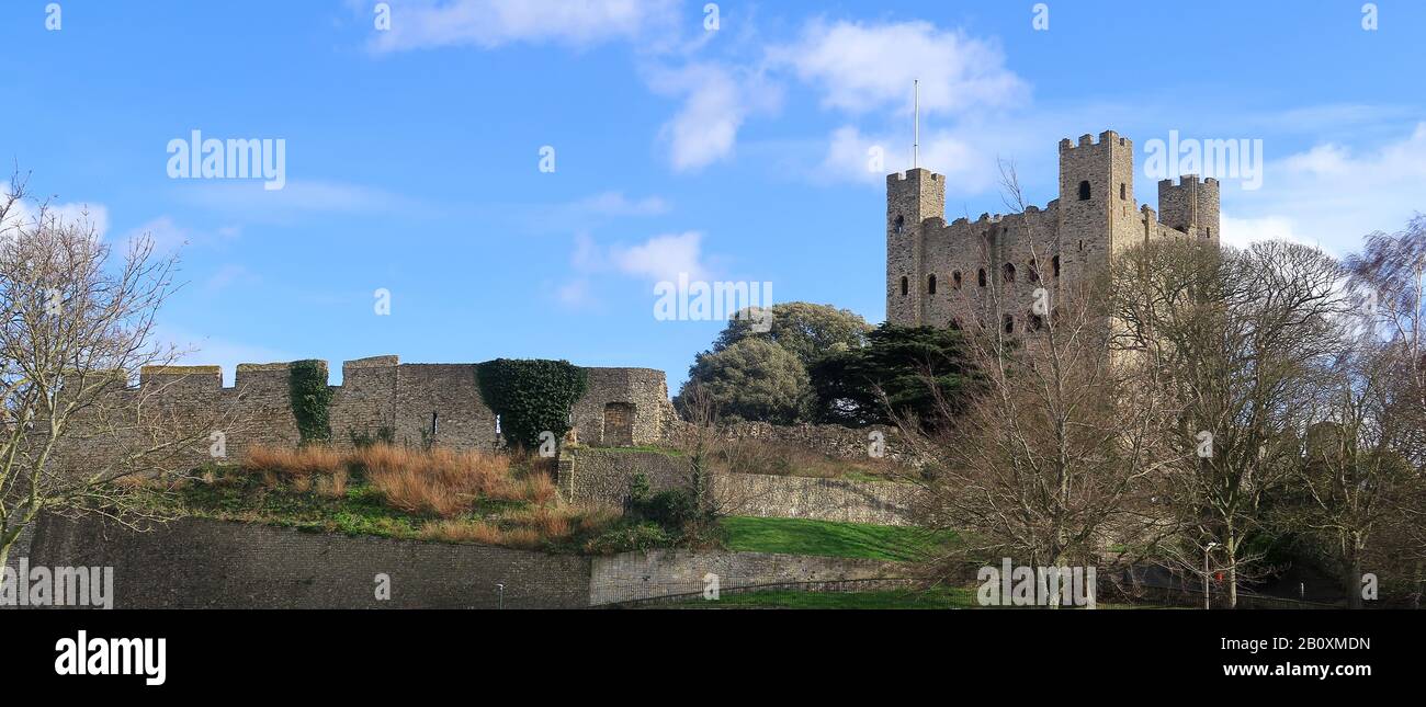 Rochester castle round tower hi-res stock photography and images - Alamy