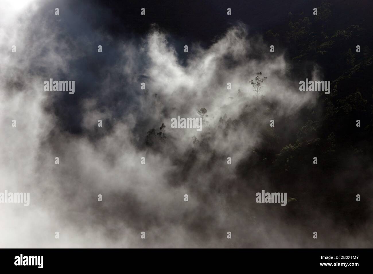 Nimbus Mountain High Resolution Stock Photography And Images Alamy