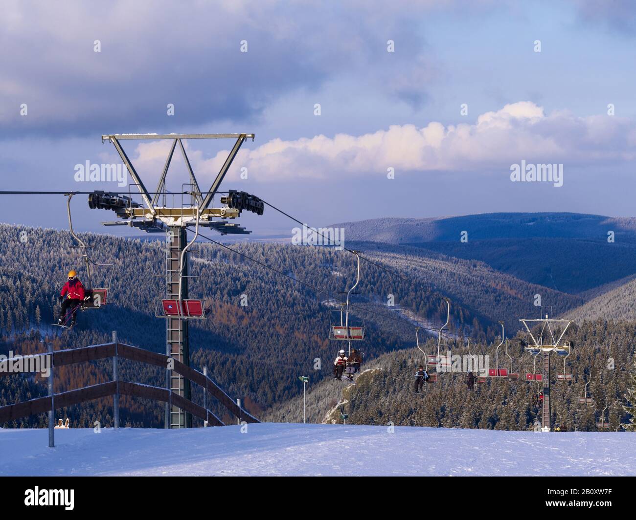 Chair lift hi-res stock photography and images - Alamy