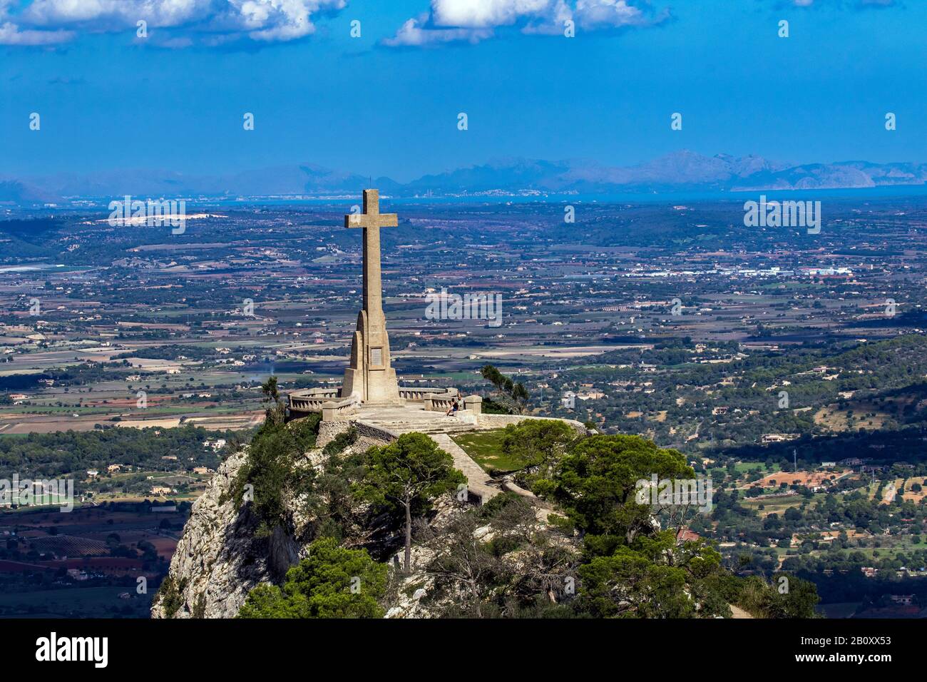 stone cross on Puig de Sant Salvador near monastery Santuari de Sant Salvador, Spain, Balearic Islands, Majorca, Felanitx Stock Photo