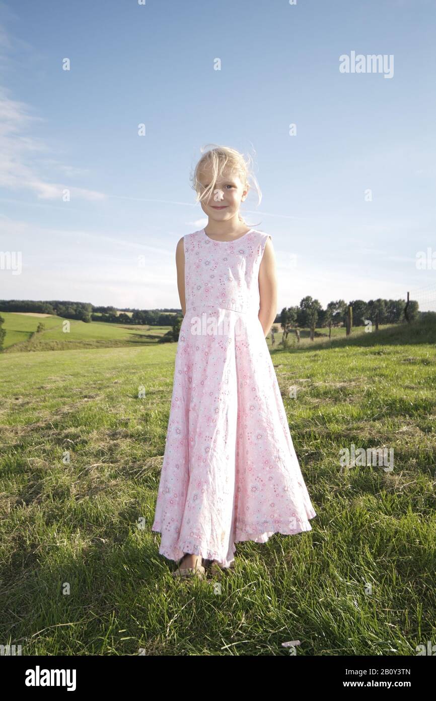 7 year old girl clothes hi-res stock photography and images - Alamy