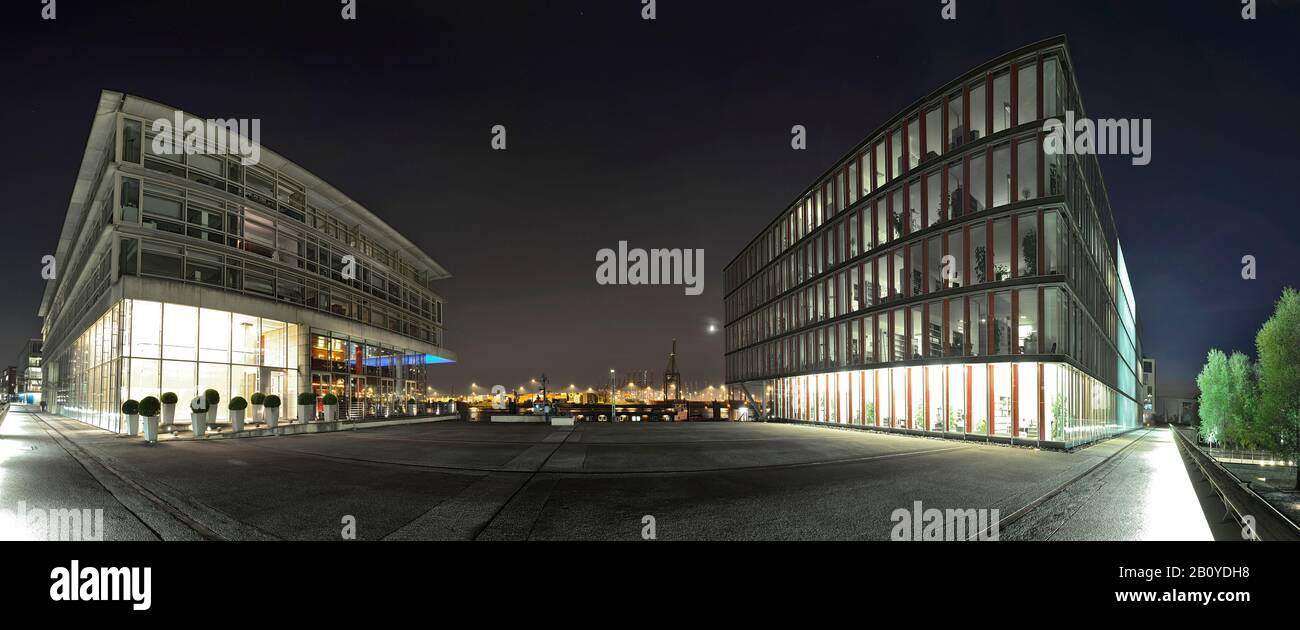 Glass facade of a modern office building, Neumühlen, Övelgönne, Hamburg ...