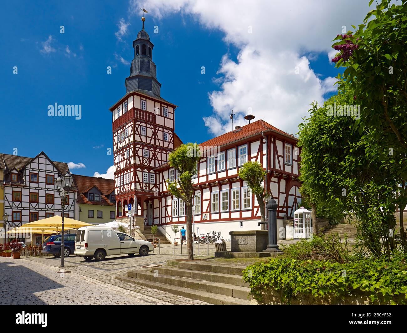 Market with town hall in the half-timbered town of Treffurt, Werratal, Wartburgkreis, Thuringia, Germany, Stock Photo
