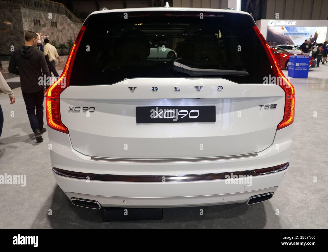Volvo 2024 xc90 rear